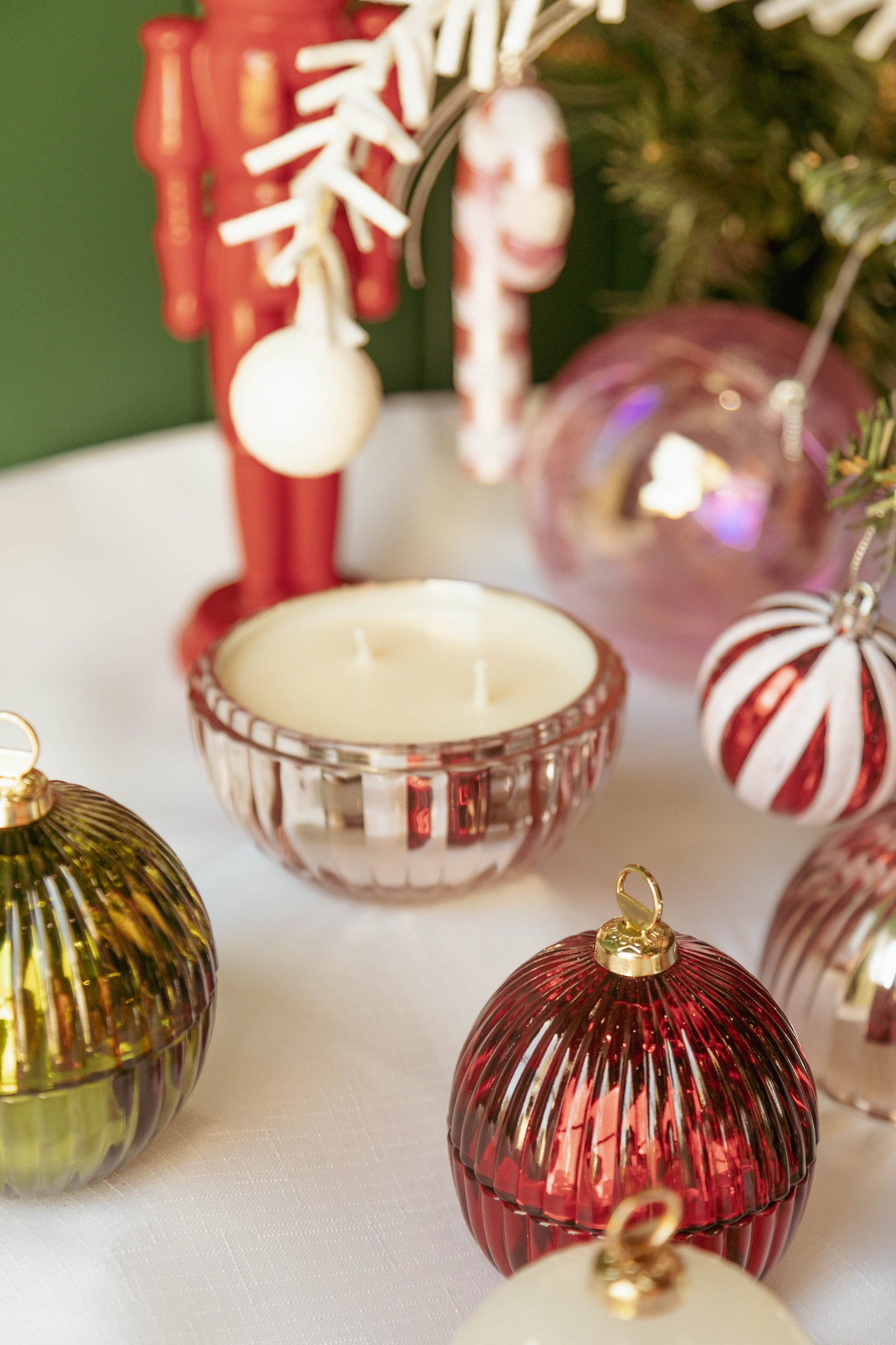 Deluxe Bauble Candle