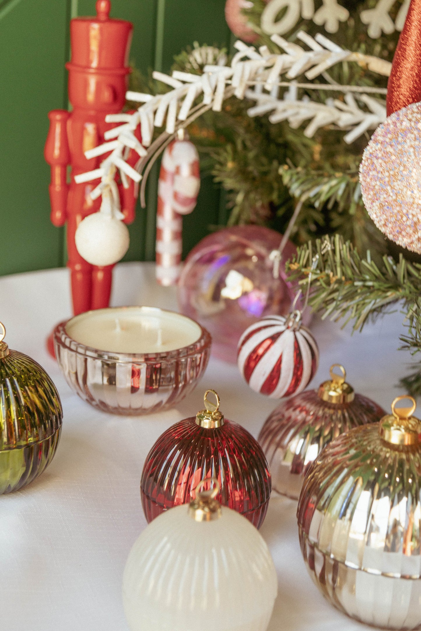 Deluxe Bauble Candle